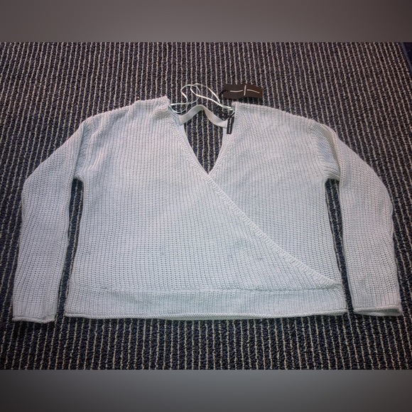 NWT Moon & Madison Large Light Blue Wrap crossover vneck open back sweater - Picture 1 of 4